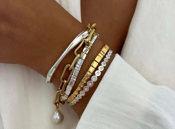 جواهرات برای پوست برنزه