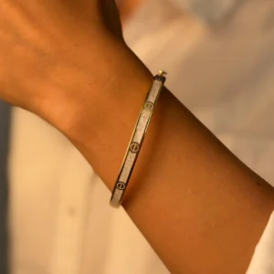 دستبند النگویی کارتیر لاو