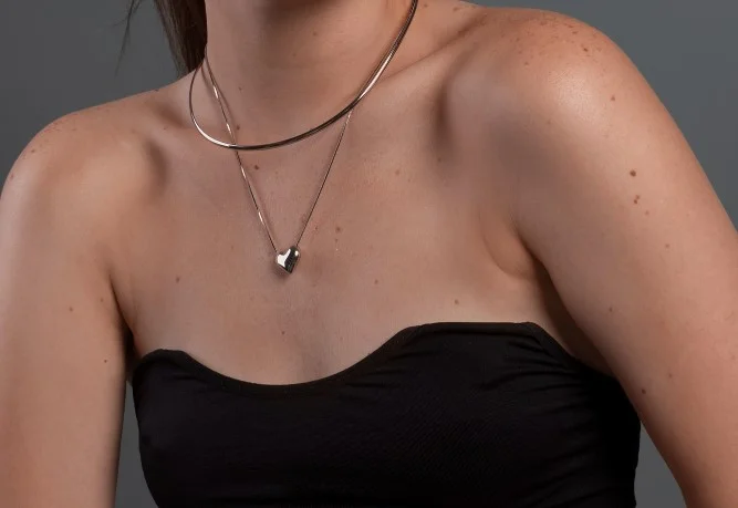 چه گردنبندی به چه لباسی میاد؟