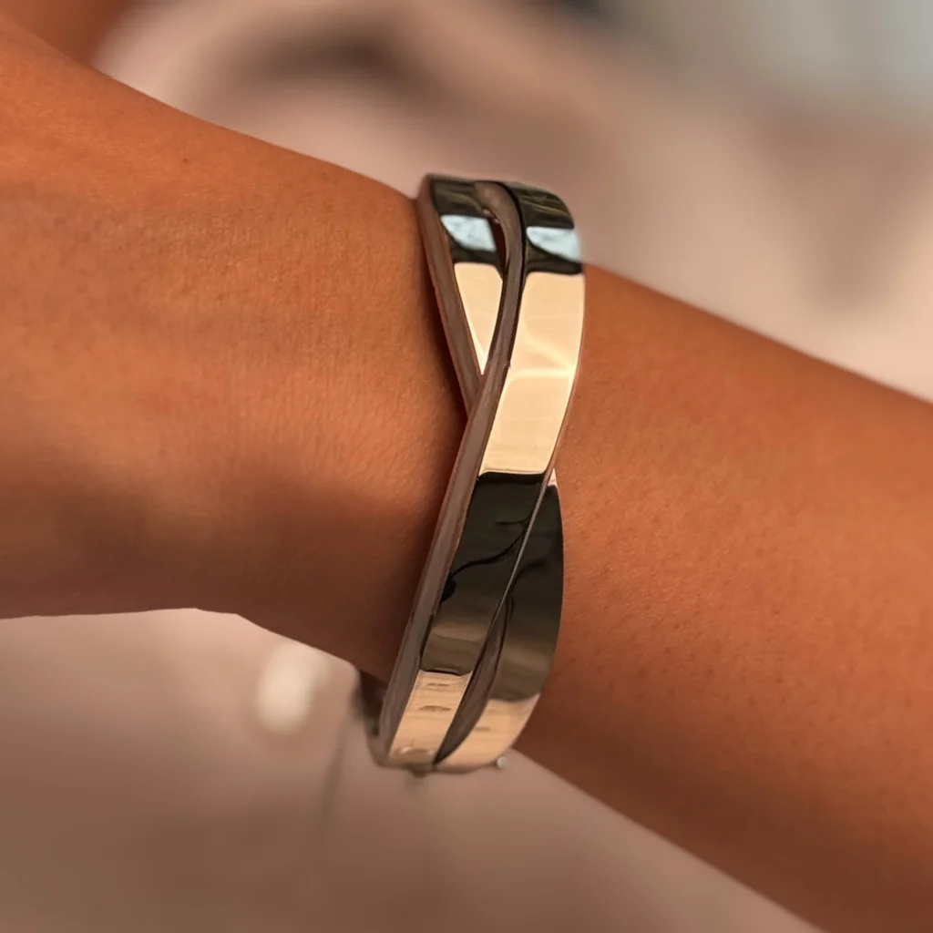 دستبند پائون در